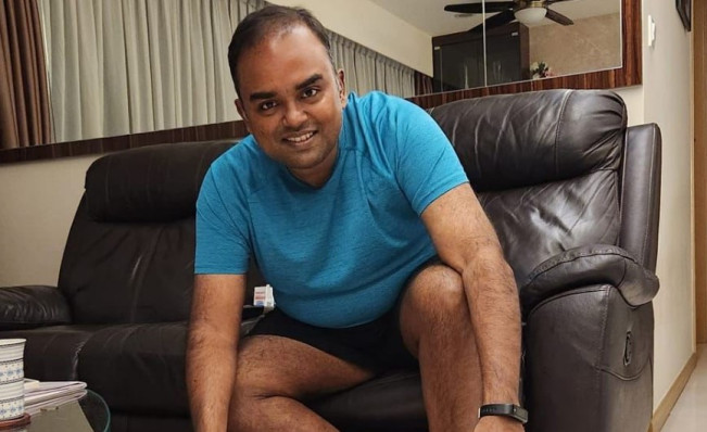 Balagopal Kunduvara menjabat Direktur Keuangan Garuda. (Facebook)